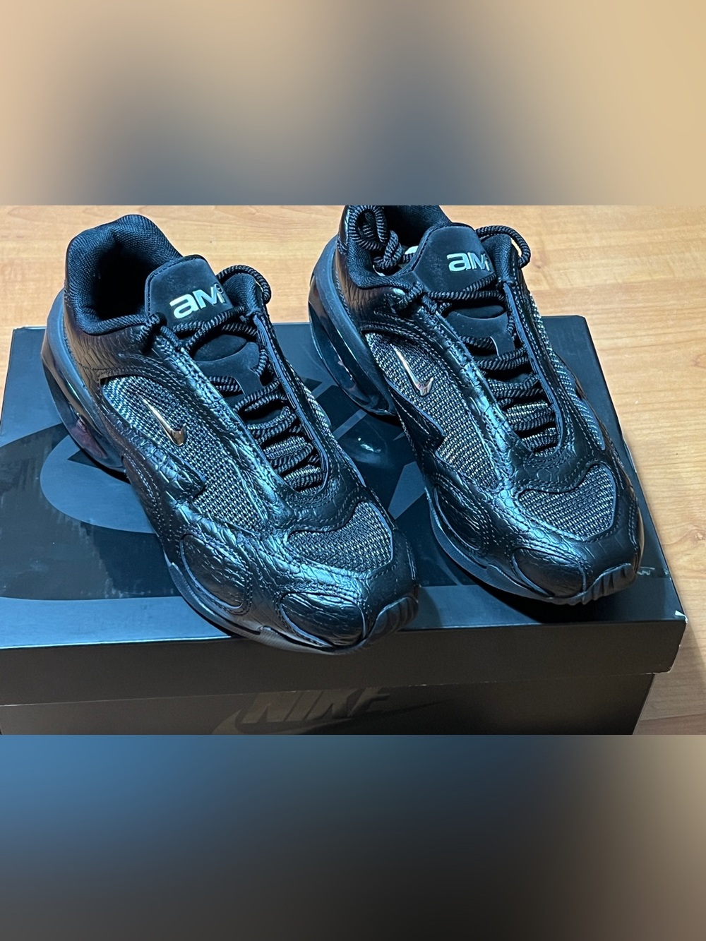 Nike Air Max Muse special edition croc pack woman’s size 7